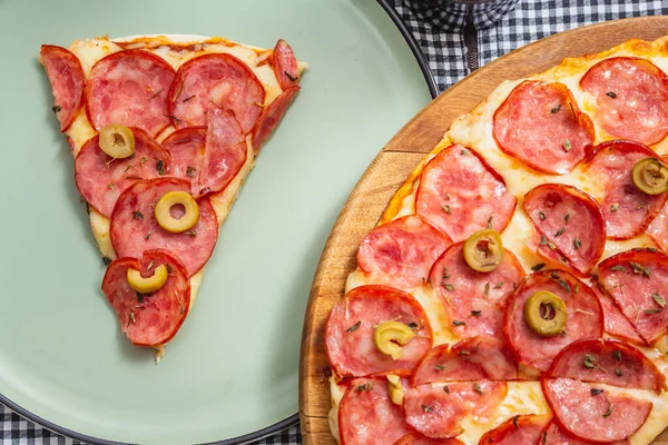 Delicious Pepperoni Pizza Pepperoni Pizza Slice Pizza Home Brazilian Pizza — Stock Photo, Image