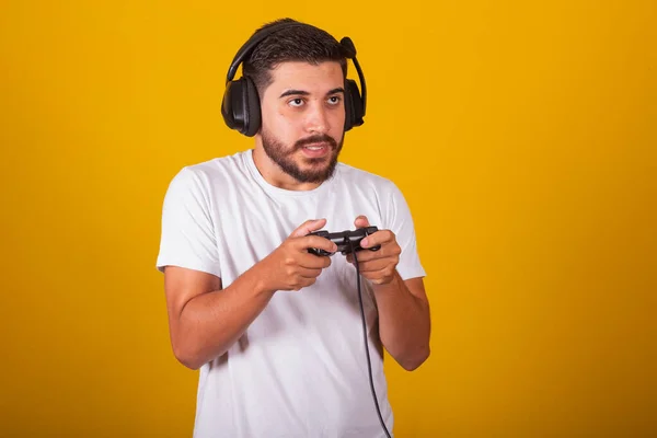 Glücklicher Brasilianischer Lateinamerikaner Mit Headset Und Videospiel Controller Spielen Emotionen — Stockfoto