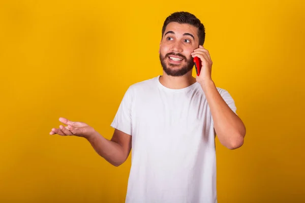 Brazylijczyk Ameryki Łacińskiej Rozmawiający Przez Telefon Komórkowy Rozmowę Uśmiech Komunikację — Zdjęcie stockowe