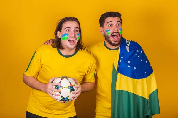 Brasilianska Vänner Latinamerikaner Mångfald Jubel För Brasilien 2022 Förvånad Förvånad — Stockfoto