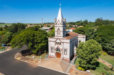 Serra azul, So Paulo, Brezilya - 24 Nisan 2022: Parquia Divino Esprito Santo Serra Azul