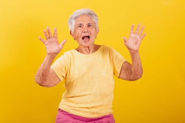 Yaşlı bayan, şaşkın, şaşırtıcı, inanılmaz, inanılmaz.