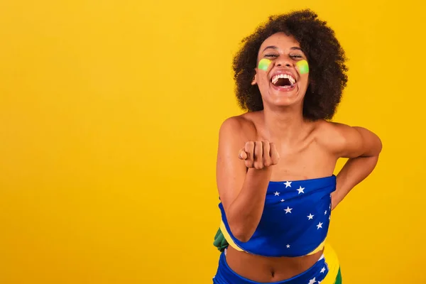 Joven Mujer Negra Aficionada Fútbol Brasileño Invitando Con Las Manos —  Fotos de Stock