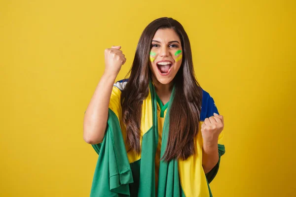 Brezilya Nın Kadın Taraftarı 2022 Dünya Kupası Futbol Şampiyonası Bayrağı — Stok fotoğraf
