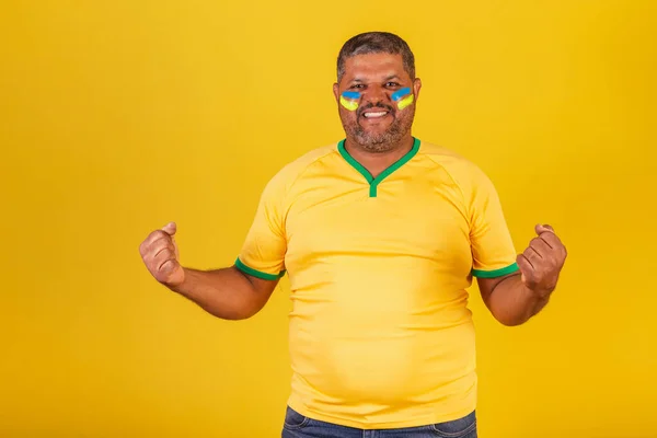 Uomo Colore Brasiliano Tifoso Brasiliano Celebrare Celebrare Celebrare — Foto Stock