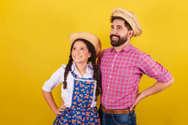 Vater Und Tochter Tragen Typische Kleidung Für Die Festa Junina — Stockfoto