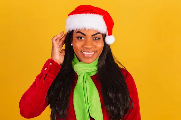 Vacker Svart Brasiliansk Kvinna Klädd Julkläder Jultomten Ler Närbild — Stockfoto
