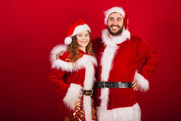 Couple Brésilien Vêtu Vêtements Noël Père Noël Sourire Caméra — Photo