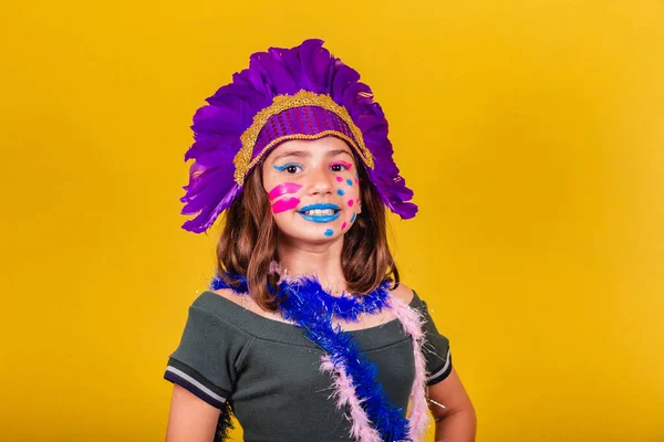 为狂欢节穿衣的高加索 巴西儿童 — 图库照片