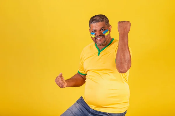 Brazilian Black Man Soccer Fan Brazil Celebrating Celebrating — Stock Photo, Image