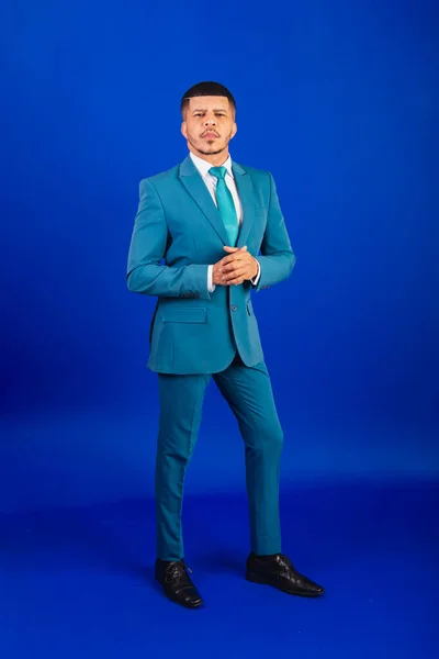 Brasilianischer Schwarzer Mann Anzug Und Blauer Krawatte Geschäftsmann Ganzkörperfoto — Stockfoto