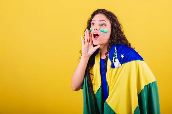 Женщина Футбольный Болельщик Фанат Бразилии Кубок Мира Кричать Цели Кричать — стоковое фото