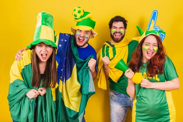 Group Friends Soccer Fans Brazil Using Brazil Flag Horn Espupa — Stock Photo, Image