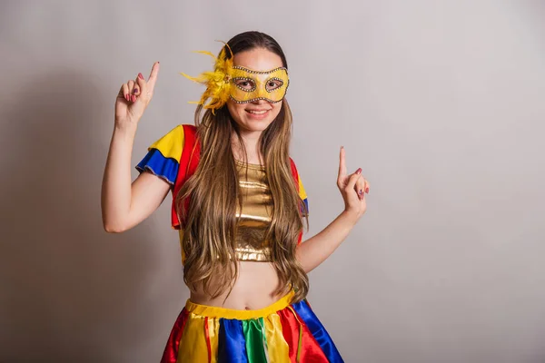 Krásná Brazilka Běloška Oblečená Freva Karnevalových Šatech Masce Tanec — Stock fotografie