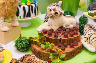 Çeşitli çocukların doğum günü tatlıları. Brezilya tatlıları, doğum günü kutlamaları, düğünler ve diğer sosyal etkinlikler.