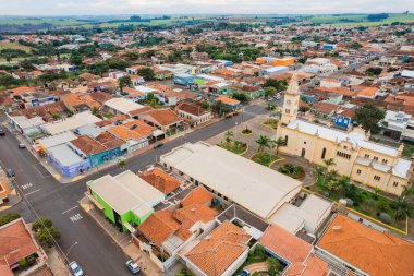 Brodowski, So Paulo, Brezilya - Haziran 2022: Brodowski şehrinin hava görüntüsü, ana kilise.