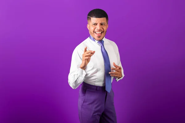 Hombre Negro Brasileño Vestido Con Ropa Negocios Corbata Violeta Hombre —  Fotos de Stock
