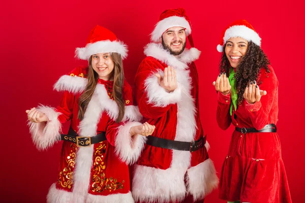 Amis Brésiliens Avec Des Vêtements Noël Santa Claus Invitant Les — Photo