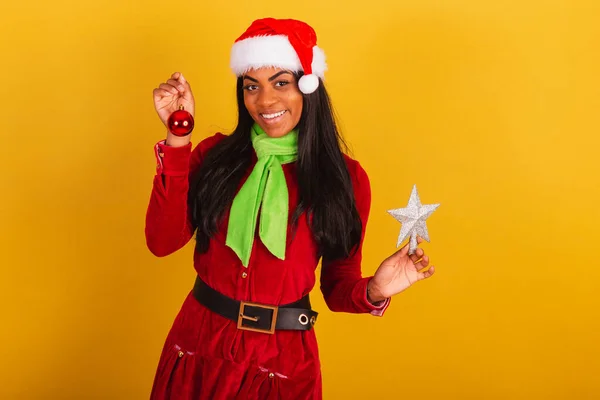 Красивая Черная Бразильская Женщина Одетая Рождественскую Одежду Санта Клаус Рождественскими — стоковое фото