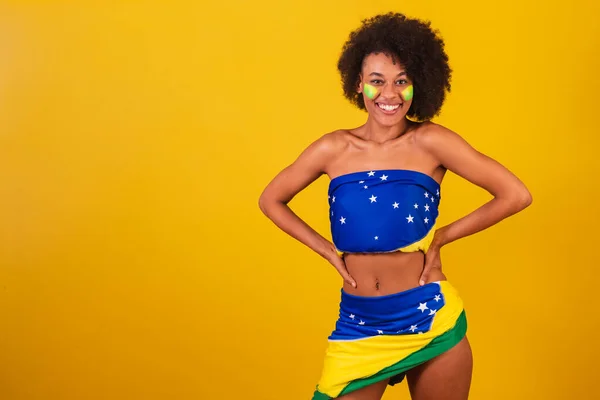 Jeune Femme Noire Fan Football Brésilien Mains Sur Taille — Photo