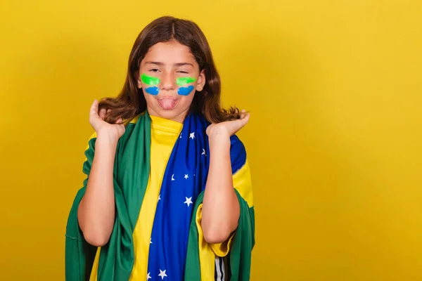 Brezilyalı Beyaz Futbol Fanatiği Şakacı Asık Suratlı Oyuncu Bir Ifade — Stok fotoğraf