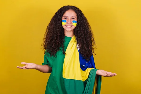 Chica Brasileña Caucasica Fan Del Fútbol Bienvenido Recibiendo Dando Bienvenida —  Fotos de Stock