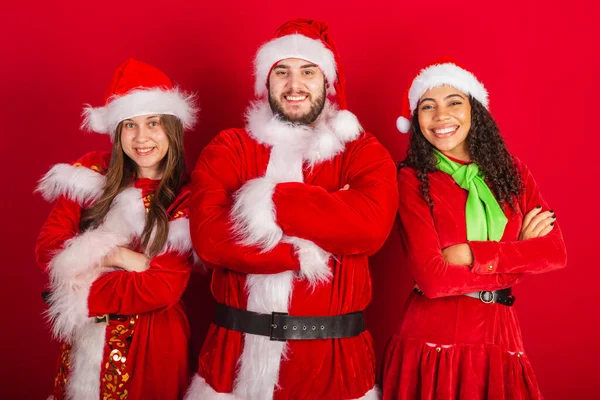 Brasilianska Vänner Med Julkläder Tomten Poserar För Foto — Stockfoto