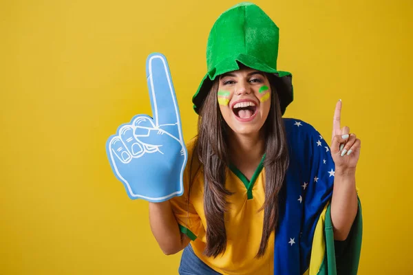 Vrouw Aanhanger Van Brazilië Wereldbeker 2022 Dansen Met Schuimvinger — Stockfoto