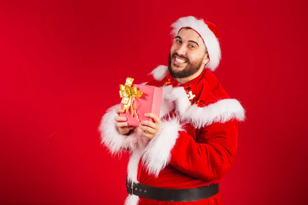 Brazilian Man Dressed Santa Claus Clothes Holding Red Gift — Stock Photo, Image