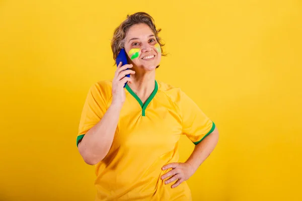 Adult Adult Woman Brazil Football Fan Smartphone Voice Call — Stock Photo, Image
