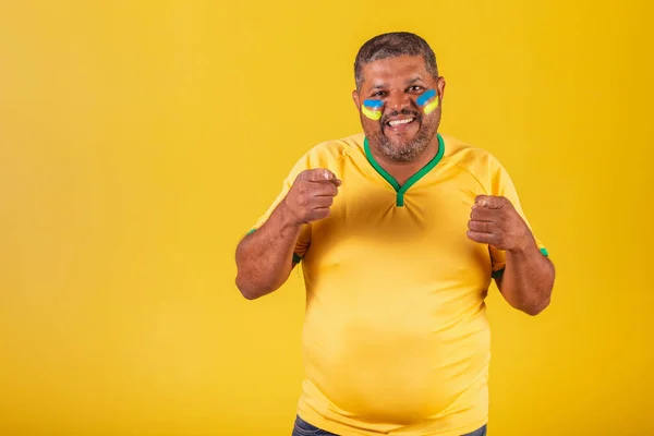 Brazylijczyk Czarny Fan Piłki Nożnej Brazylii — Zdjęcie stockowe
