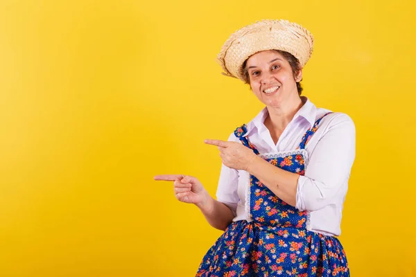 Mature Woman Dressed Typical Festa Junina Clothes Pointing Negative Space — Stock Photo, Image