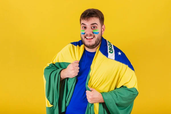 Hombre Caucásico Aficionado Fútbol Brasil Feliz Sonriente Extremadamente Alegre —  Fotos de Stock