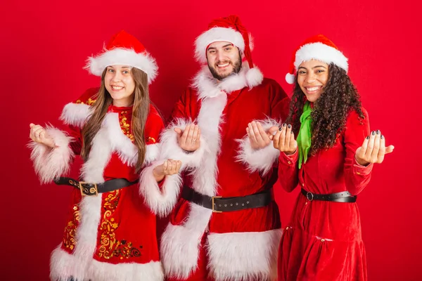 Бразильські Друзі Різдвяним Одягом Санта Клаус Запрошуючи Руки — стокове фото