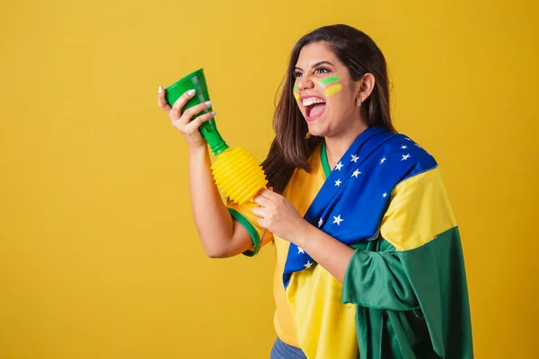 Femme Supporter Brésil Coupe Monde 2022 Championnat Football Utilisant Drapeau — Photo