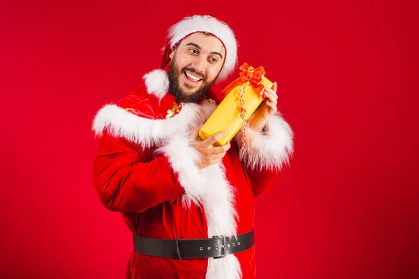 Brazilec Oblečený Santa Claus Oblečení Pochybuje Tom Žlutém Daru Pochybnost — Stock fotografie