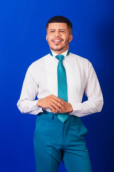 Hombre Negro Brasileño Vestido Con Ropa Negocios Corbata Azul Hombre —  Fotos de Stock