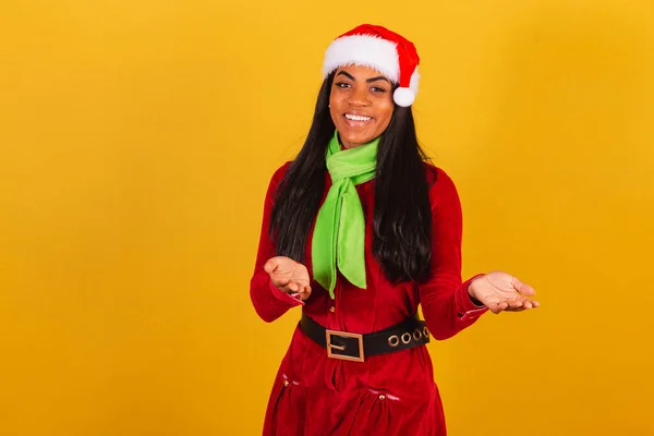 Beautiful Black Brazilian Woman Dressed Christmas Clothes Santa Claus Inviting — Stock Photo, Image
