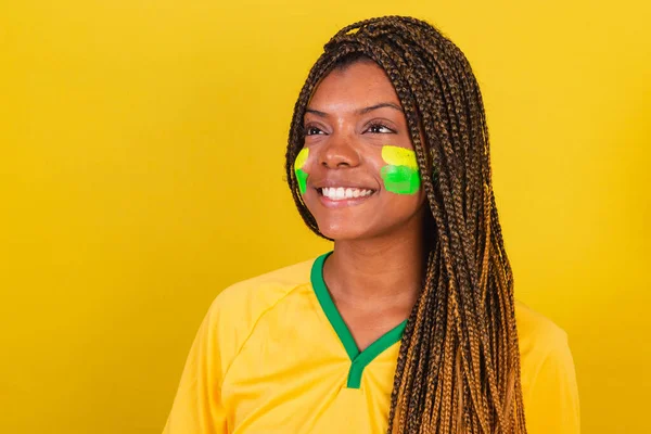 Donna Colore Giovane Appassionato Calcio Brasiliano Foto Sorridente Gioiosa Ravvicinata — Foto Stock