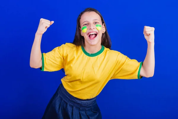 Молодая Девушка Футбольный Фанат Бразилии Кричащий Гол — стоковое фото