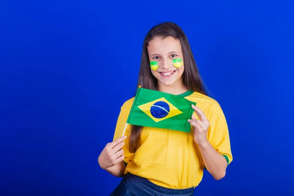 Jeune Fille Fan Football Brésil Tenant Drapeau Brésilien — Photo