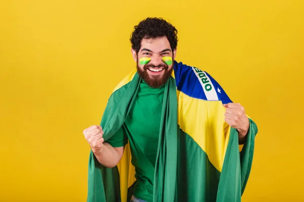 Kaukasier Mit Bart Brasilianer Fußballfan Aus Brasilien Feiernd Wow Sieg — Stockfoto