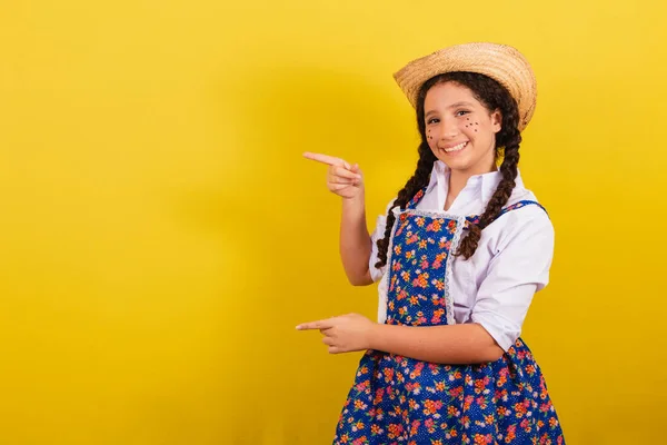 Girl Wearing Typical Clothes Festa Junina Pointing Side Fingers Space — Stock Photo, Image