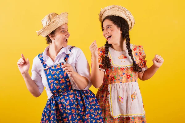 Großmutter Und Enkelin Typischer Festa Junina Kleidung Tanzen Feiern Und — Stockfoto