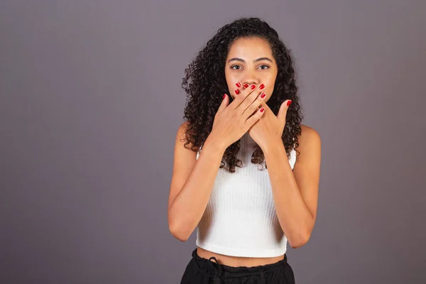 Jonge Braziliaanse Zwarte Vrouw Handen Mond Stilte Concept Geweld Tegen — Stockfoto