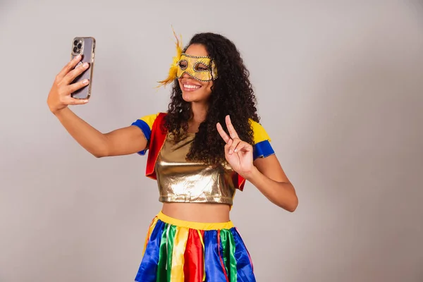 Beautiful Black Brazilian Woman Wearing Carnival Clothes Taking Selfie Smartphone — Stock Photo, Image