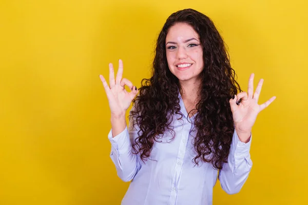 Entrepreneur Woman Businesswoman Sign Fingers Approved All Excellent — Stock Photo, Image