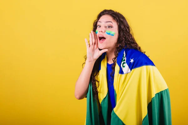 Женщина Футбольный Болельщик Фанат Бразилии Кубок Мира Кричать Цели Кричать — стоковое фото