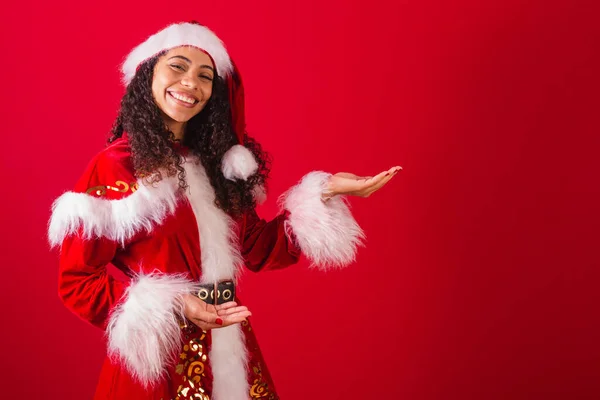 Hermosa Mujer Negra Brasileña Vestida Como Santa Claus Ropa Navidad —  Fotos de Stock