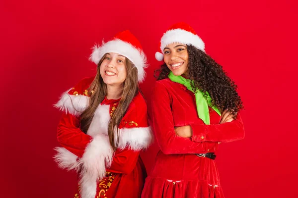Дві Бразильські Друзі Одягнені Різдвяний Одяг Санта Клаус Руки Схрестилися — стокове фото